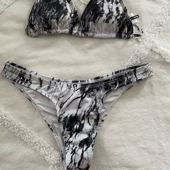 FASHION NOVA marble black and white bikini - Picture 2 of 4